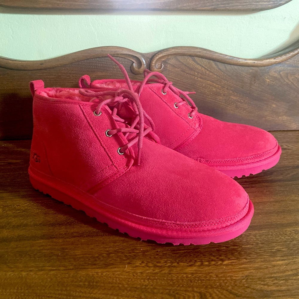 UGG Neumel Women’s Short Mini Chukka Shearling Boot